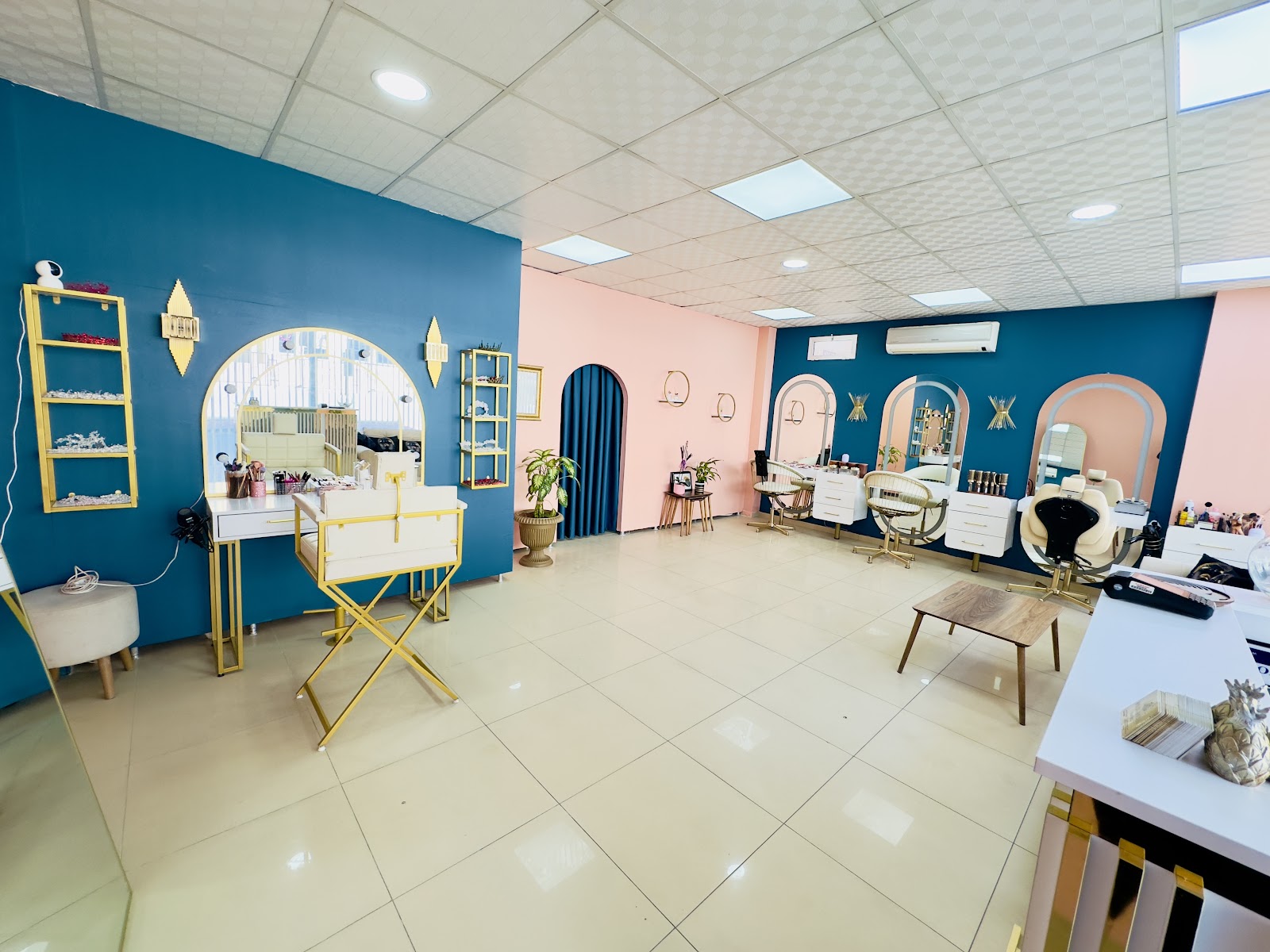 SALON EHLİNAZ - Hair & Make Up Studio