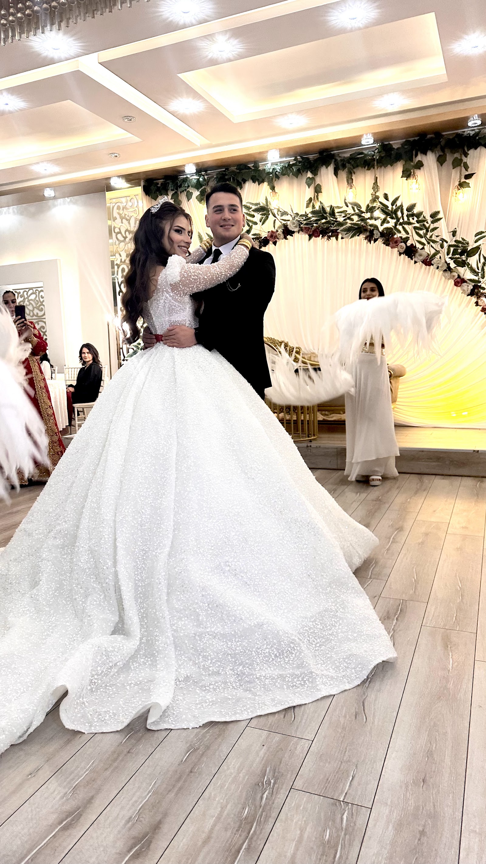 Saloon Gold Nişan, Kına, Düğün ve Davet Salonu