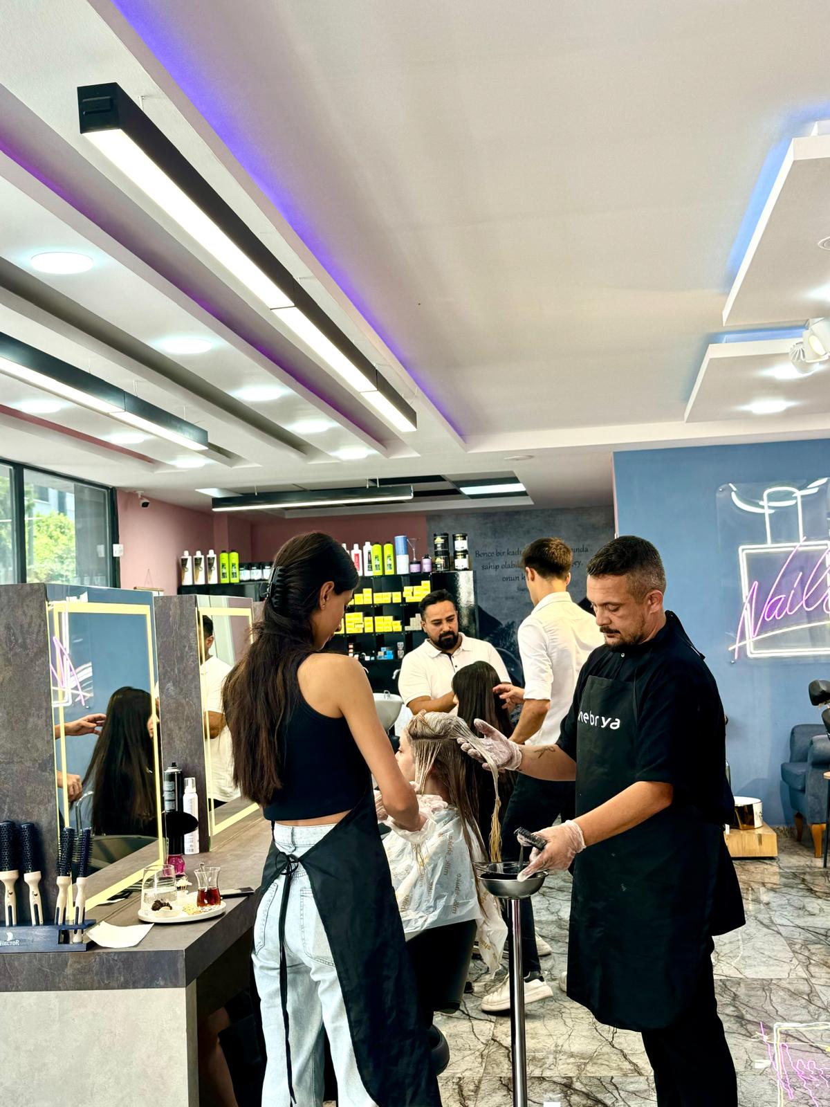 Y & F Hair Design Expert Kadın Kuaförü
